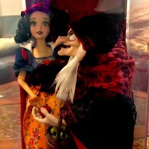 Snow White & The Witch figures Disney Store Exclusive